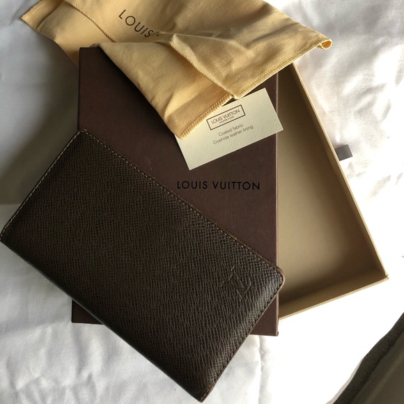 Louis Vuitton Other - AUTHENTIC LOUIS VUITTON LEATHER WALLET